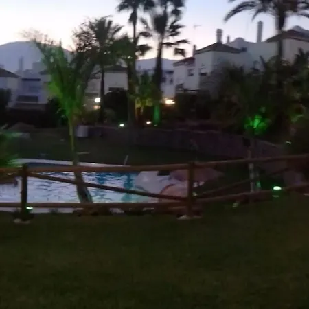 Adosado En Urbanizacion Con Piscina *