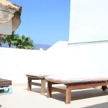 Adosado En Urbanizacion Con Piscina 埃斯特波纳