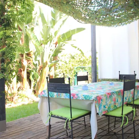 Nyaraló Adosado En Urbanizacion Con Piscina Estepona