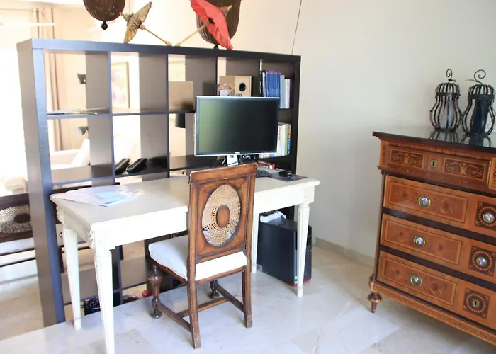 Adosado En Urbanizacion Con Piscina Дом отдыха Эстепона