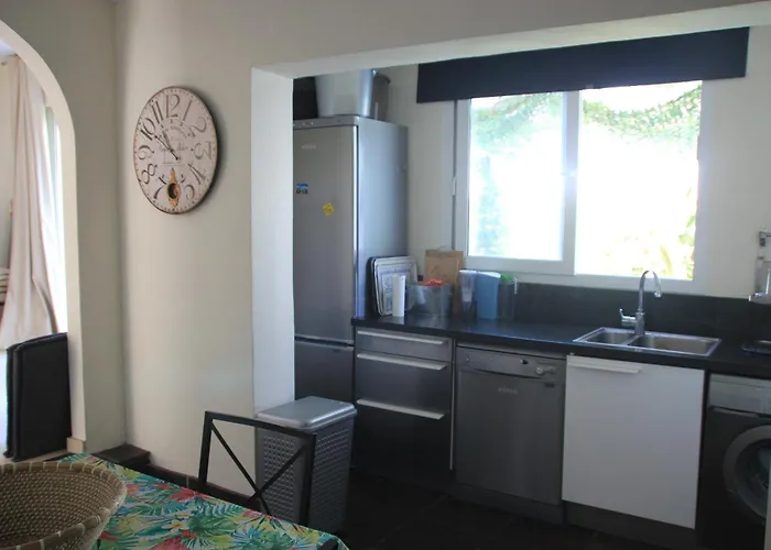 Adosado En Urbanizacion Con Piscina Дом отдыха