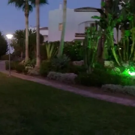 Adosado En Urbanizacion Con Piscina Feriehus Estepona