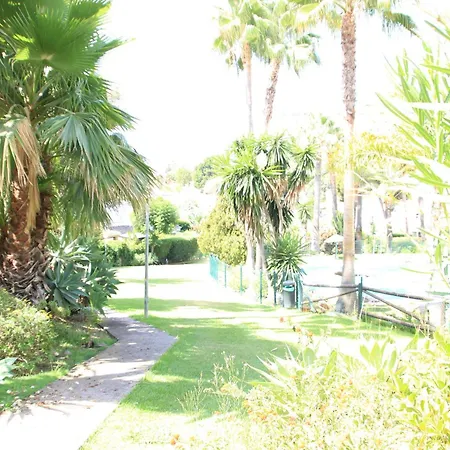 Adosado En Urbanizacion Con Piscina *