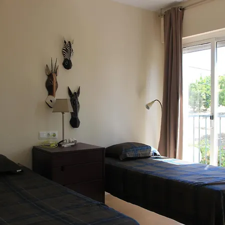 Adosado En Urbanizacion Con Piscina