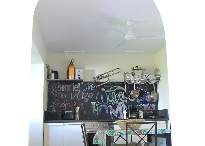 Adosado En Urbanizacion Con Piscina