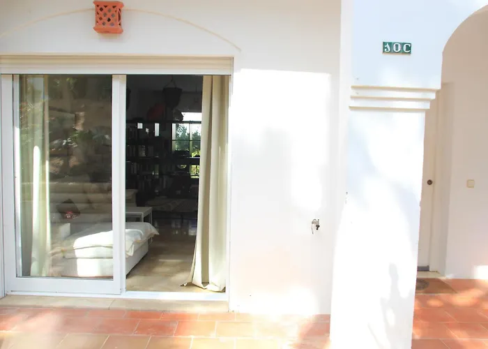 Adosado En Urbanizacion Con Piscina * Estepona